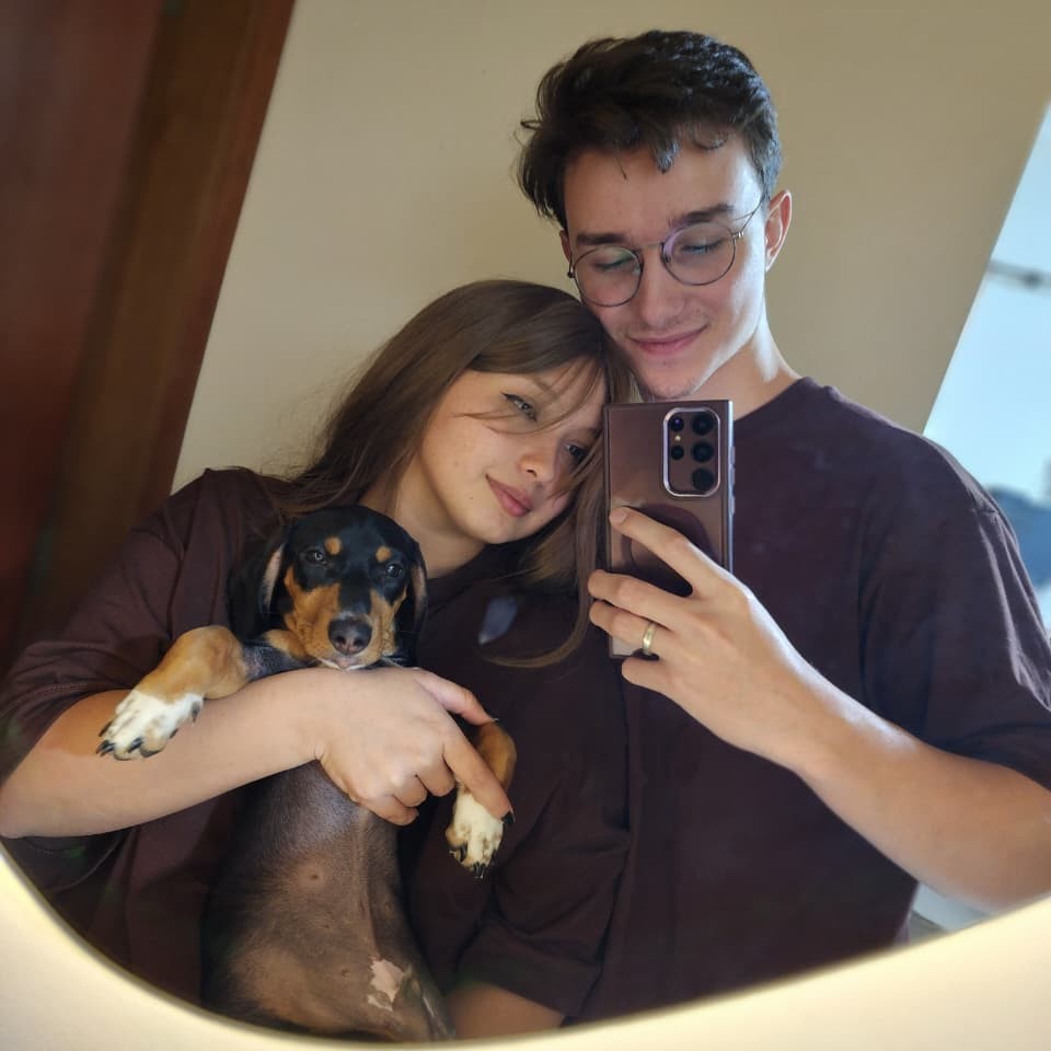 Nós três abraçados
